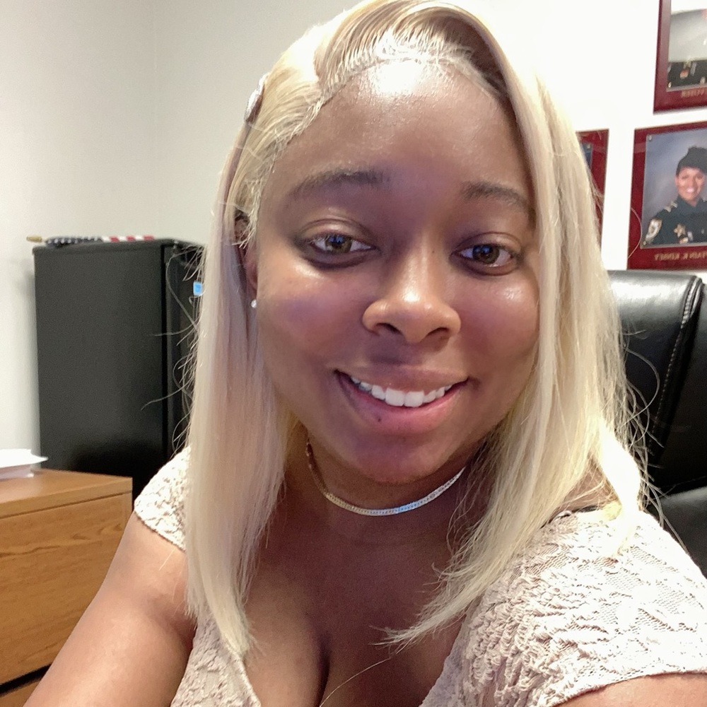 Meet your Posher, Shaquila